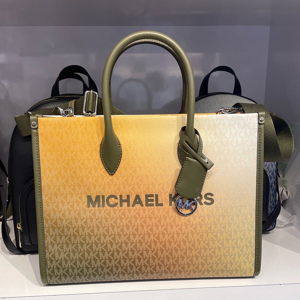 MICHAEL KORS Mirella Medium Ombré Signature Logo Tote Bag
Olive Combo
NWT - Picture 2 of 16